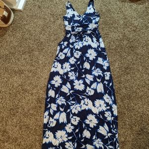 Adrienne vittadini blue floral maxi dress